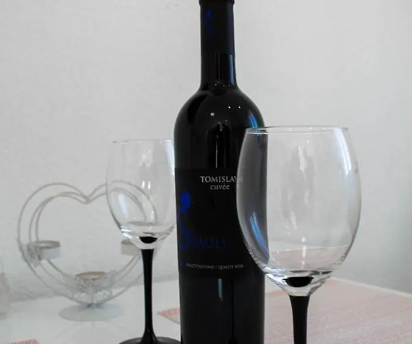 Διαμέρισμα Jeta Studio & *