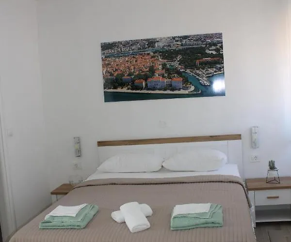 Διαμέρισμα Jeta Studio & Ζαντάρ